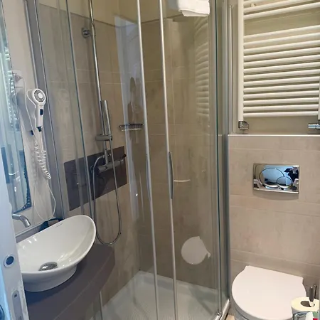 Oda ve Kahvaltı Di Orta 4*